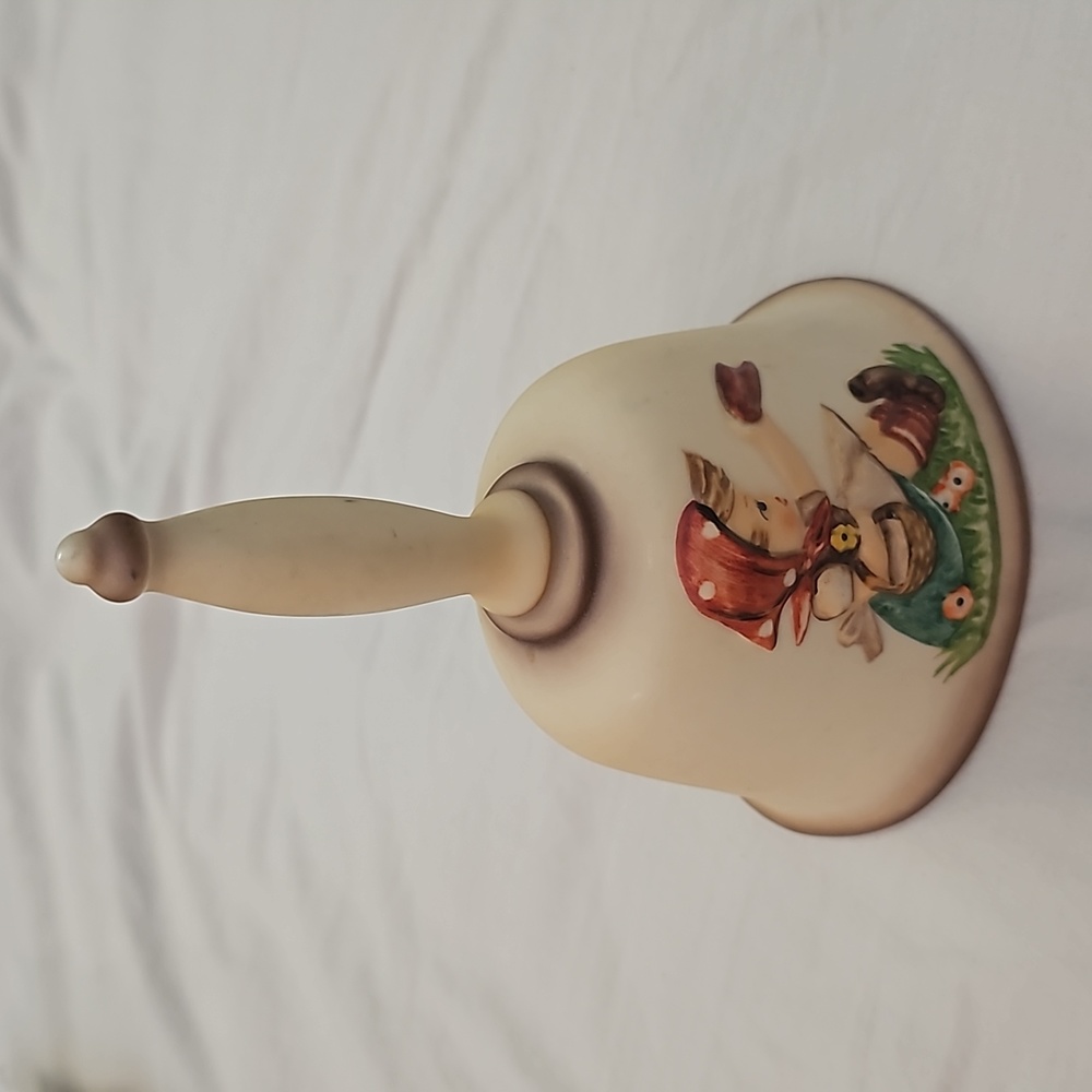 Hummel Annual Bell Second Edition HUM 701